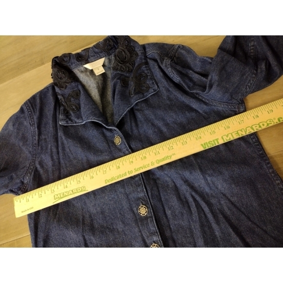 Christopher & Banks vintage dark blue blouse with raised trim details - Picture 9 of 12